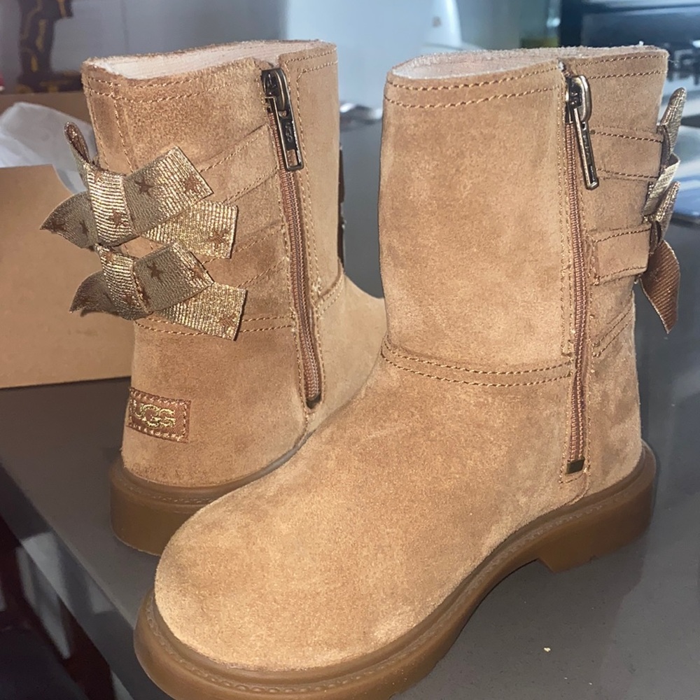 UGG mini Girls Bow In back